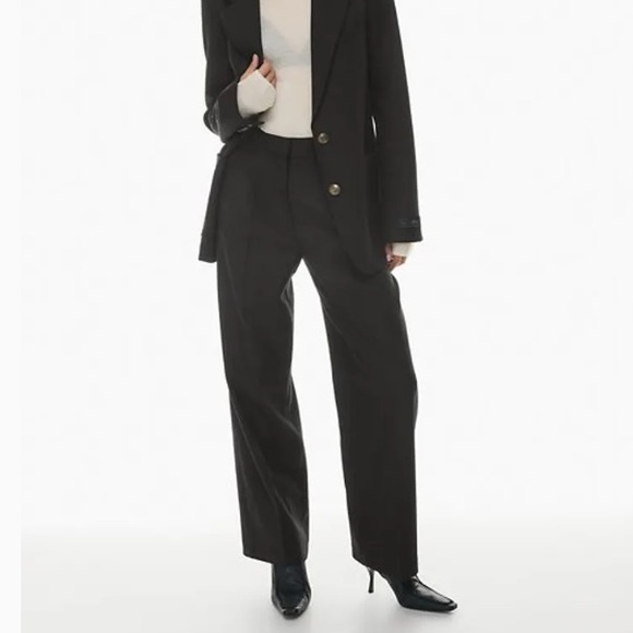 Like New Aritzia The Effortless Pant™
The Effortless Pant™ - Day Twill - Picture 1 of 9